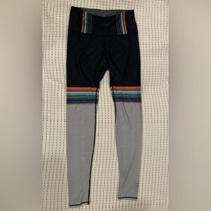 Yoga Democracy Leggings size Large